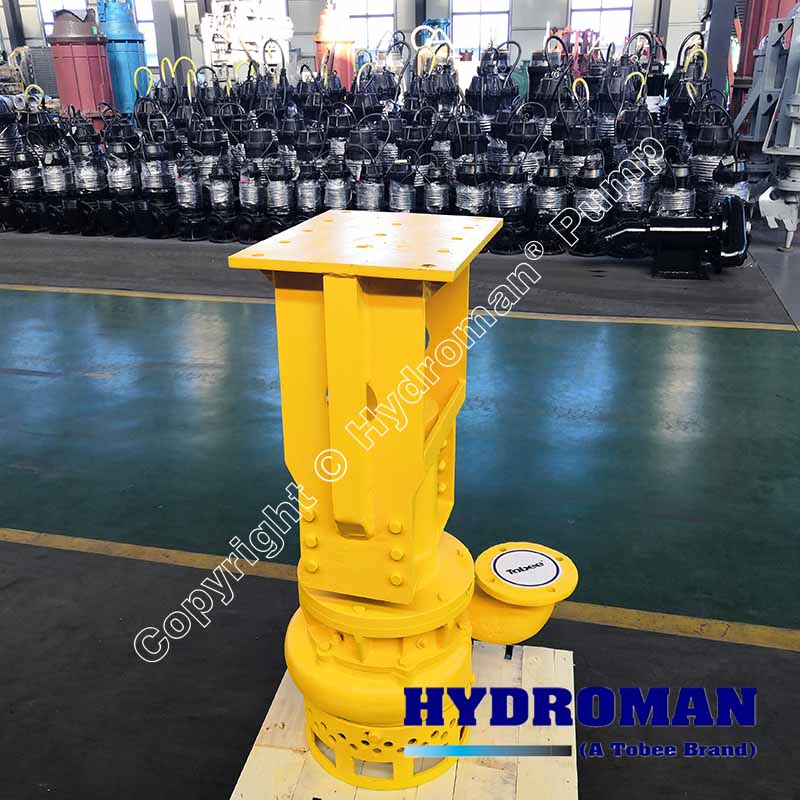 Submersible hydraulic driven dredge pump