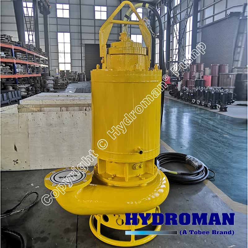 Submersible slurry pump with cooling jacket