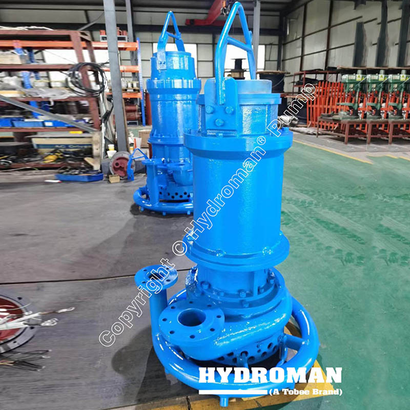 Heavy duty submersible sludge pump