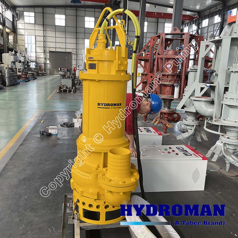 Submersible aquaculture dredging pump